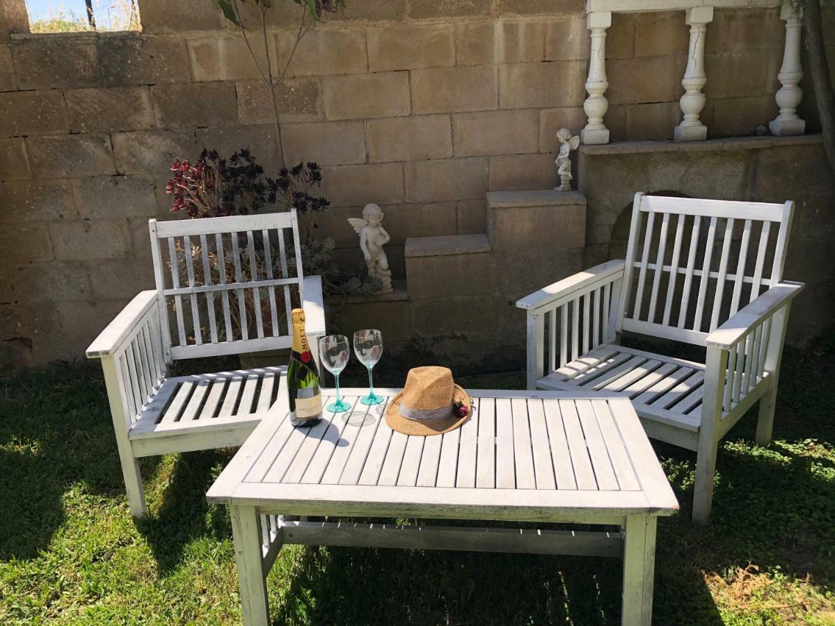 מלון פליראקי Jimmy'S Garden מראה חיצוני תמונה